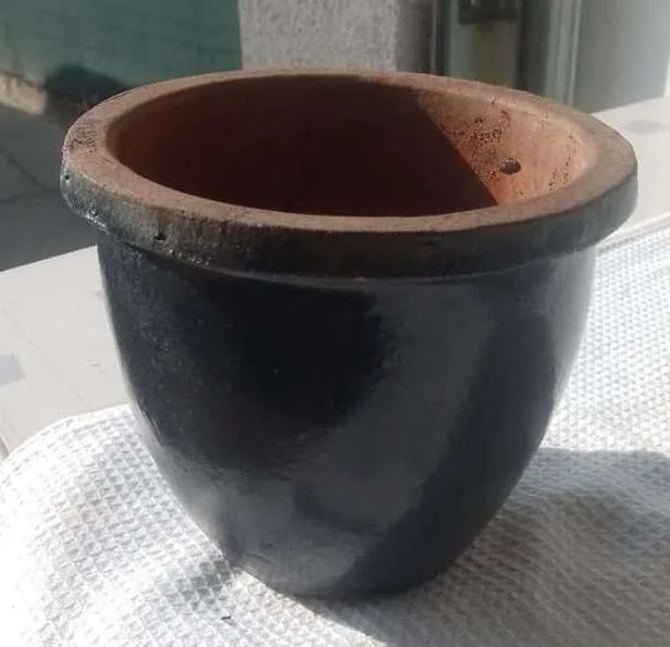 Blumentopf aus starker Keramik, Durchmesser 12cm, € 5,- (1210 Wien)