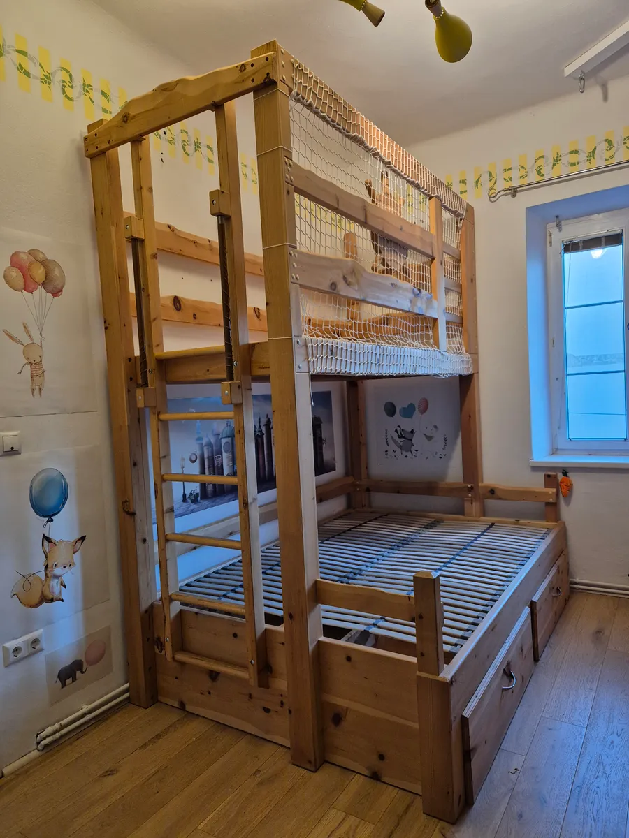 Hochbetten / Stockbetten - Kinderbetten / Matratzen (Zustand: Gebraucht)