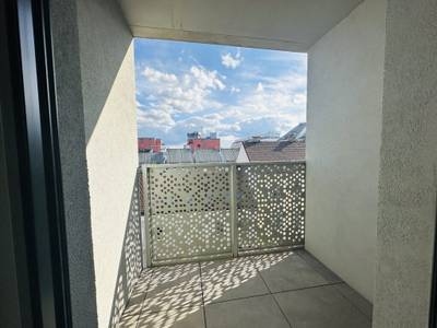 NACHMIETERSUCHE - Sehr sonnig ausgerichtete 2 Zimmerwohnung + Loggia! U1 KAGRANERPLATZ - Neubau! – Bild 3