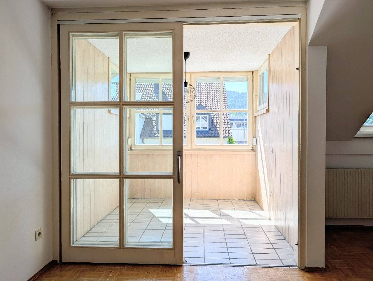 Helle 3,5 Zimmer-Wohnung mit Loggia, Tiefgarage und Top-Raumaufteilung in Kennelbach - Ansicht 2