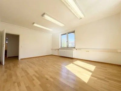 5-Zimmer-Gewerbeimmobilie mieten in Salzburg Stadt – 104 m², € 1.290 – Bild 12 von 17