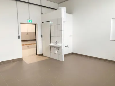 Gewerbeimmobilie mieten in Linz – 705 m², € 4.353 – Bild 13 von 32