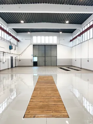 Gewerbeimmobilie mieten in Linz – 705 m², € 4.353