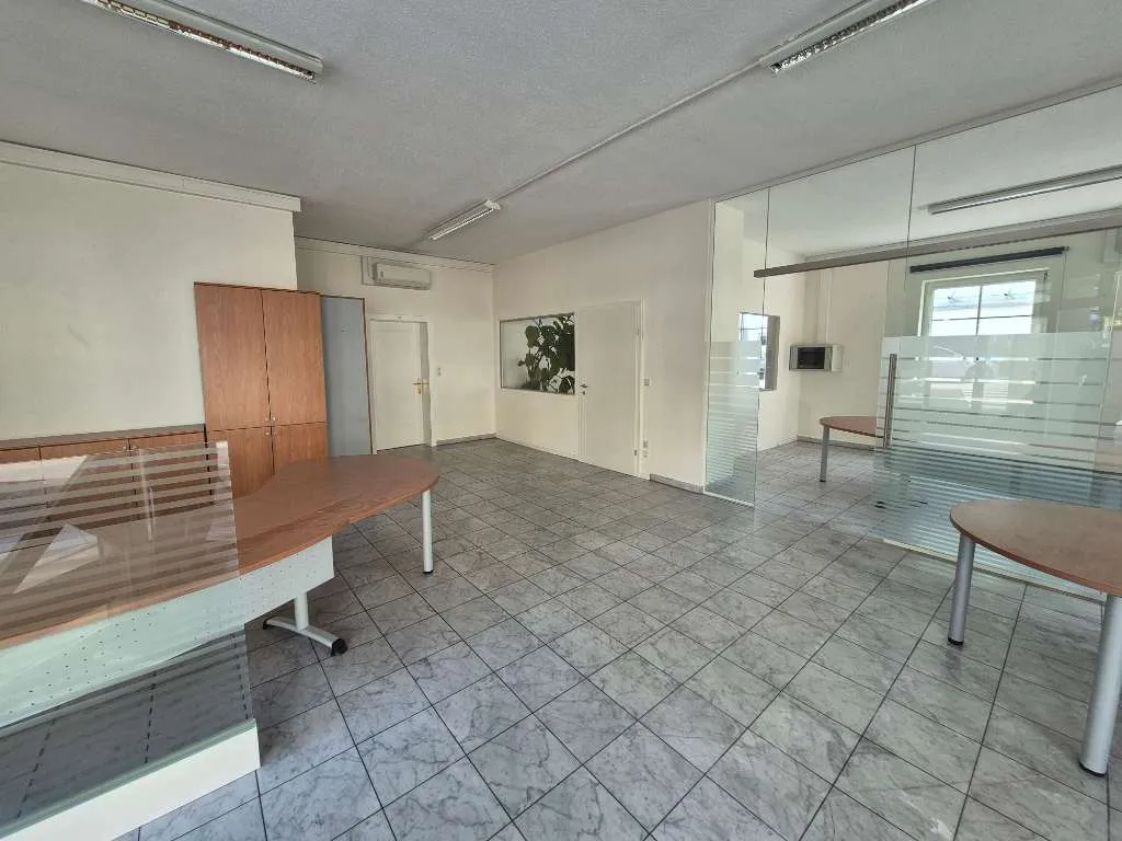 Mitten in Gleisdorf - Büro-/ Verkaufsfläche 85 m² provisionsfrei zu vermieten - Ansicht 3