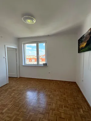 Helle 2-Zimmer-Wohnung im 6. Liftstock mit schönem Weitblick - 1210 Wien