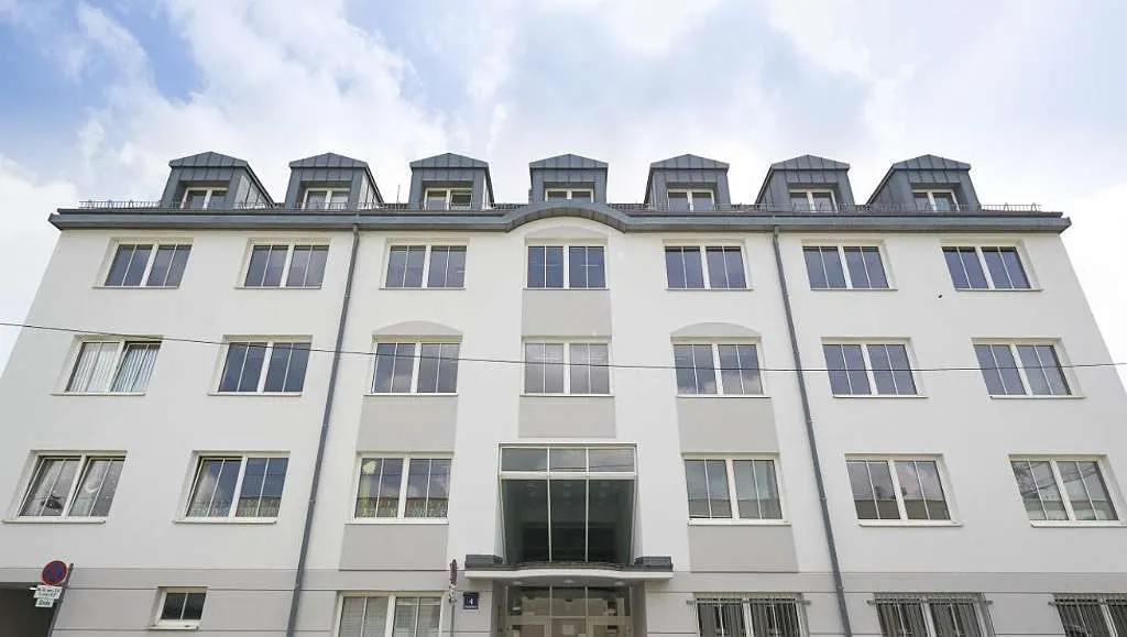 Günstige Büro- und Ordinationsflächen in 1230, 110,75 m², € 9,-, (1230