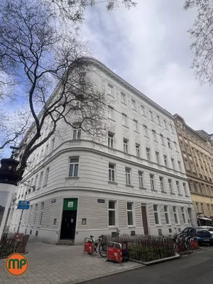 3,5 Zimmer im Dritten -- wirklich charmant