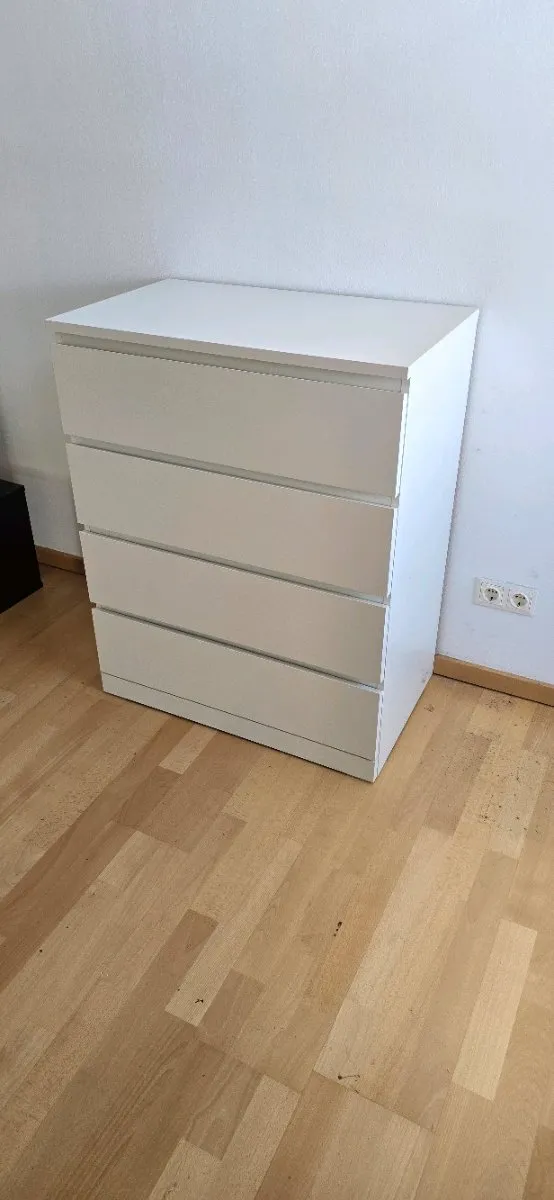 IKEA MALM Kommode 4 Schubladen - Weiß - 80 × 48 × 100 cm, € 45,- (1100 Wien)