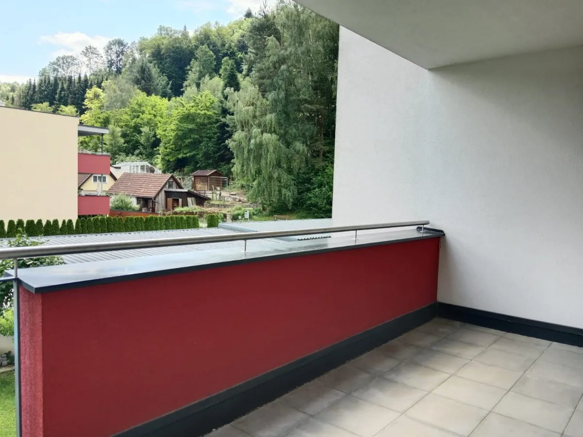 Wunderschöne Wohnung mit großem Balkon - Ansicht 3