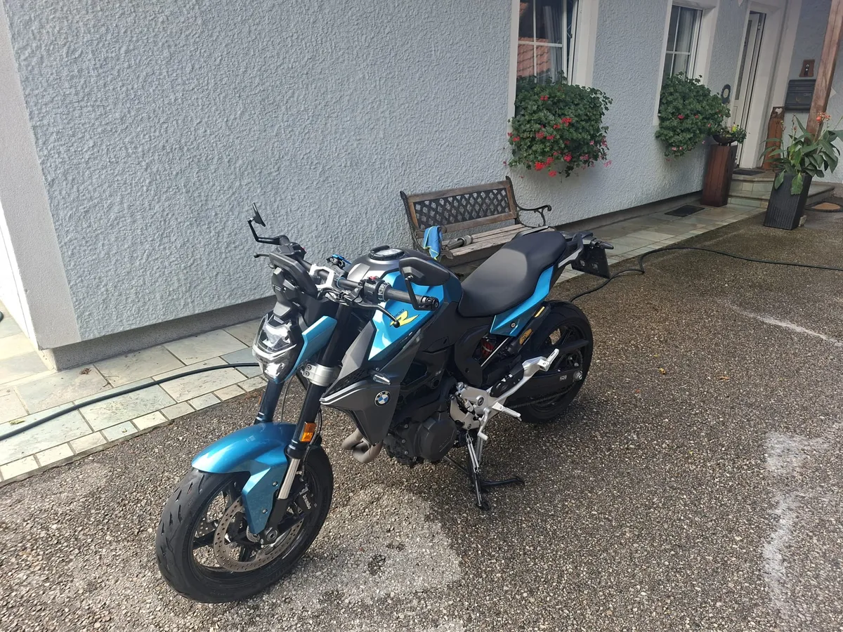BMW F 900 R