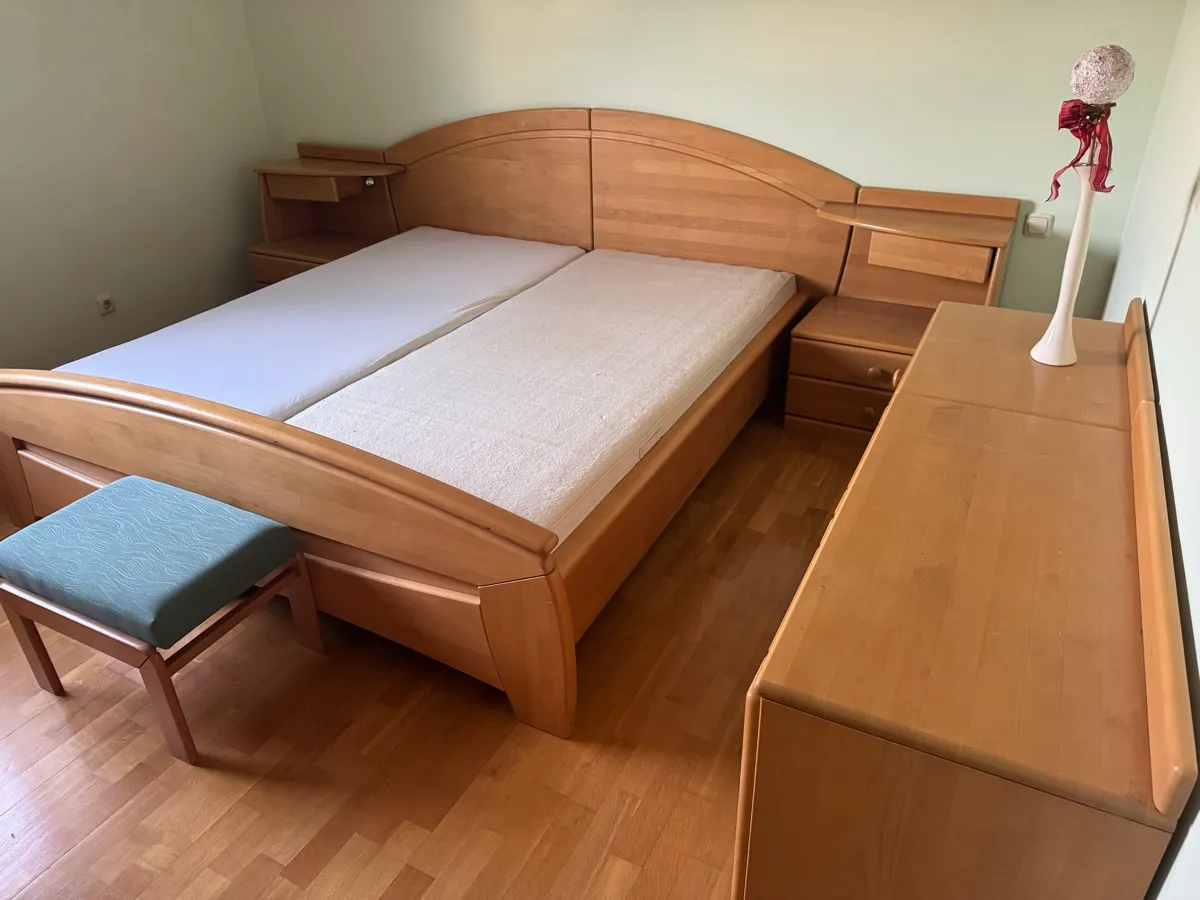 Zu verschenken: Komplett-Schlafzimmer - Schlafzimmer