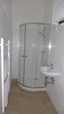 Perfekt aufgeteilte , neu sanierte 5er-WG-Wohnung beim Westbahnhof – Bild 2