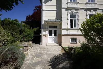 8-Zimmer-Immobilie kaufen in Mödling – 197 m², € 1.998.000 – Bild 1 von 9