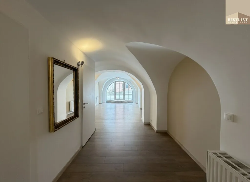 Gepflegtes, kleines Zinshaus in der Nähe des Schloßes mit charmantem Gewölbekeller und schönen Terrassen! - Ansicht 3