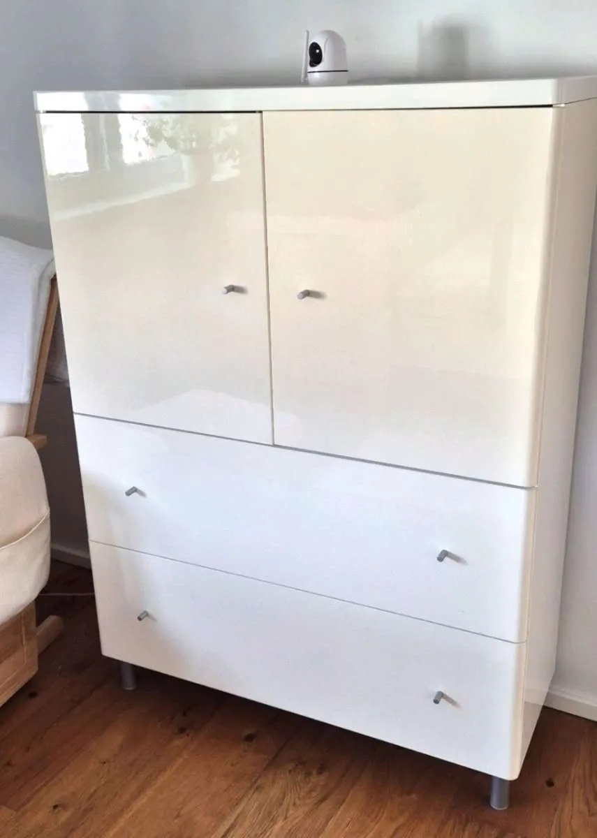 Edel! Ikea Hochglanz Highboard Kommode weiß mit Laden, € 49,- (7093 Jois)