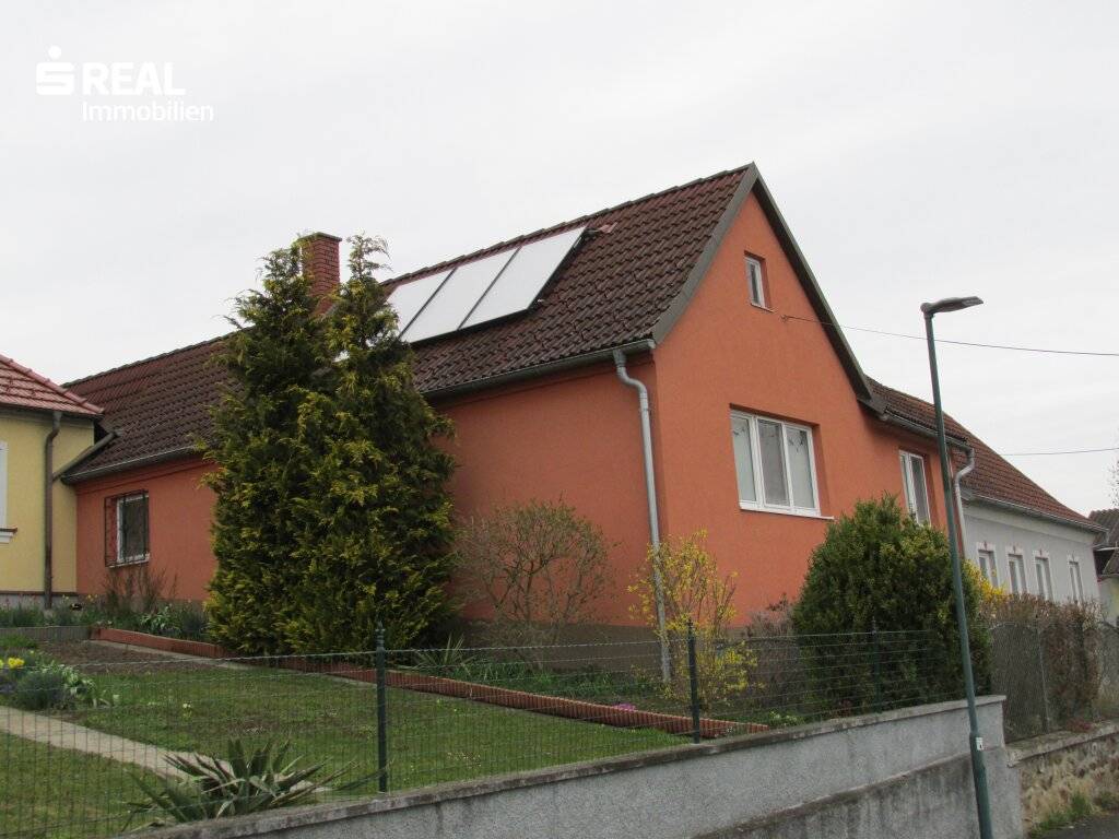 Gepflegtes Landhaus mit Carport, Nebengebäude, Garten und uneinsehbarem Innenhof - Ansicht 2