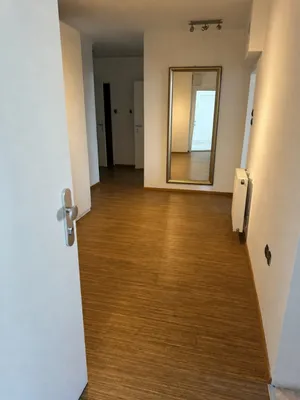 Geräumige Wohnung in ruhiger Wohngegend – Bild 2
