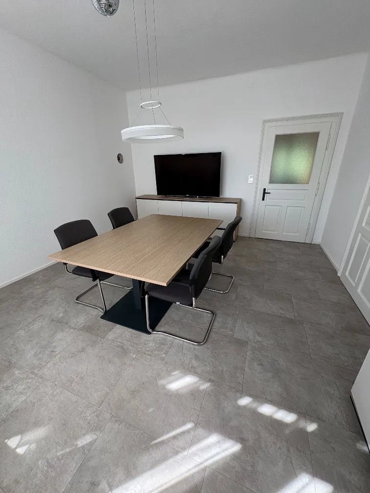 Büro-/ Praxisraum im Zentrum von Wels zu vermieten - Ansicht 2