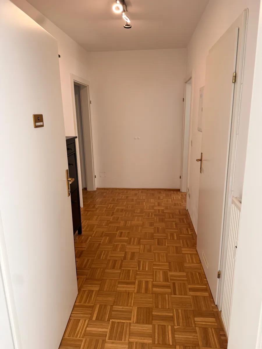 * Wunderschöne, helle und ruhige 3-Zimmer-Wohnung mit Tiefgaragenplatz und zwei Balkonen- Nähe Schillerplatz* - Widok 3