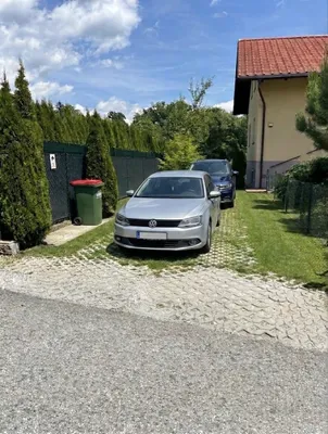 Helle 3-Zimmer-Wohnung (90 m²) mit 60 m² Sonnenterrasse, 2 Parkplätzen und Blick ins Grüne, photo 2