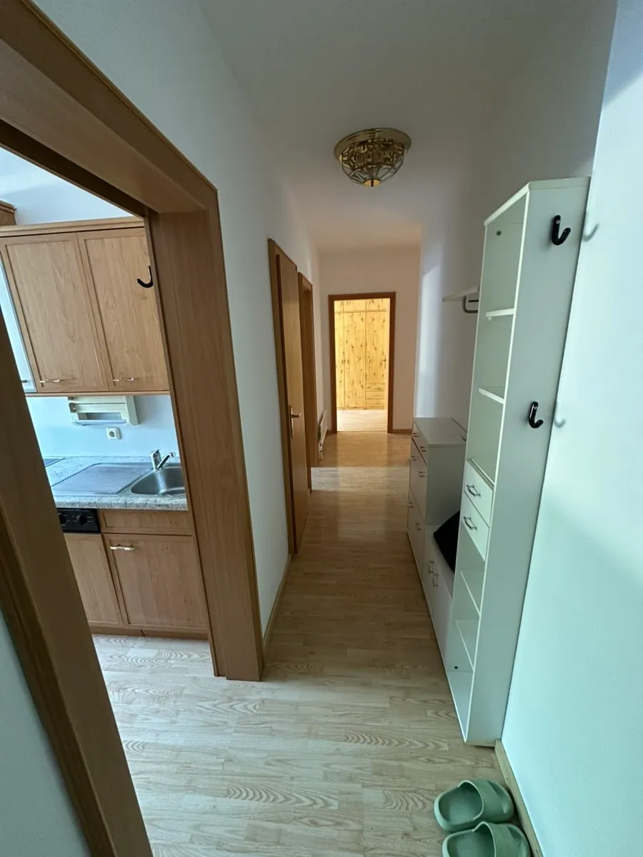Großzügige, gepflegte 3-Zimmer-Wohnung (78,65 m²) mit Loggia - teil möbliert – pohled 3