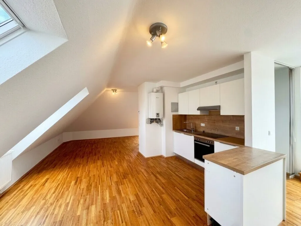 SOMMERAKTION - nur 1,5 % Provision! TOP-Angebot! 3-Zimmer-Maisonettewohnung mit Blick über die Dächer Wiens! - Ansicht 2