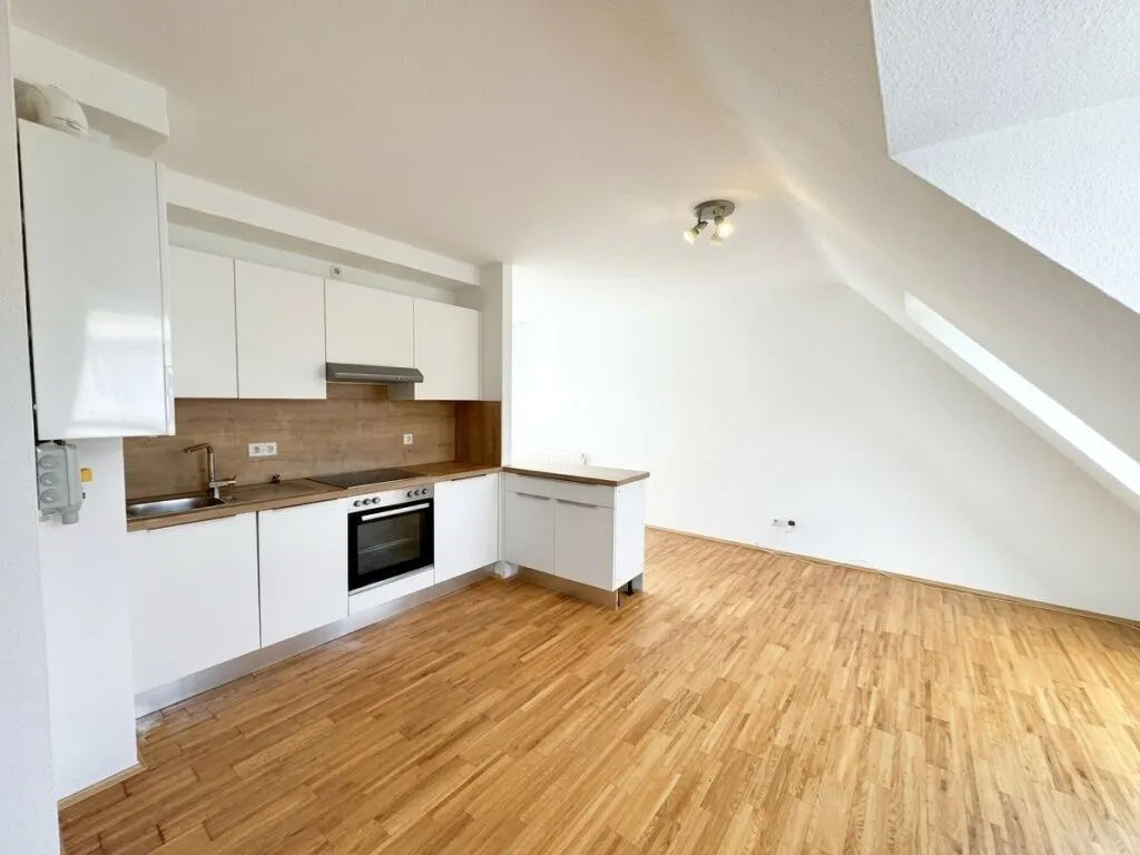 SOMMERAKTION - nur 1,5 % Provision! TOP-Angebot! 3-Zimmer-Maisonettewohnung mit Blick über die Dächer Wiens! - Ansicht 3