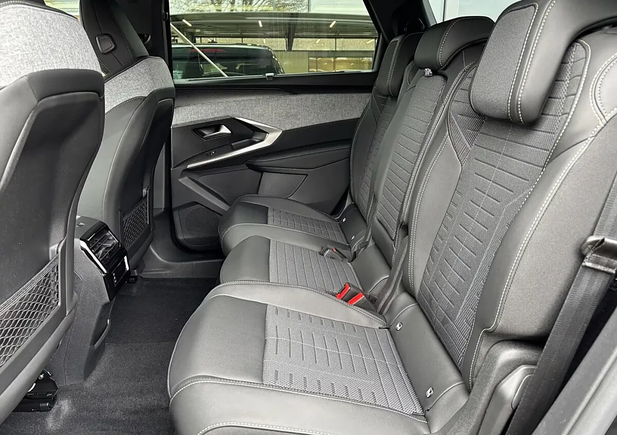 Peugeot 5008 145PS GT 1.2 Hybrid – Bild 10