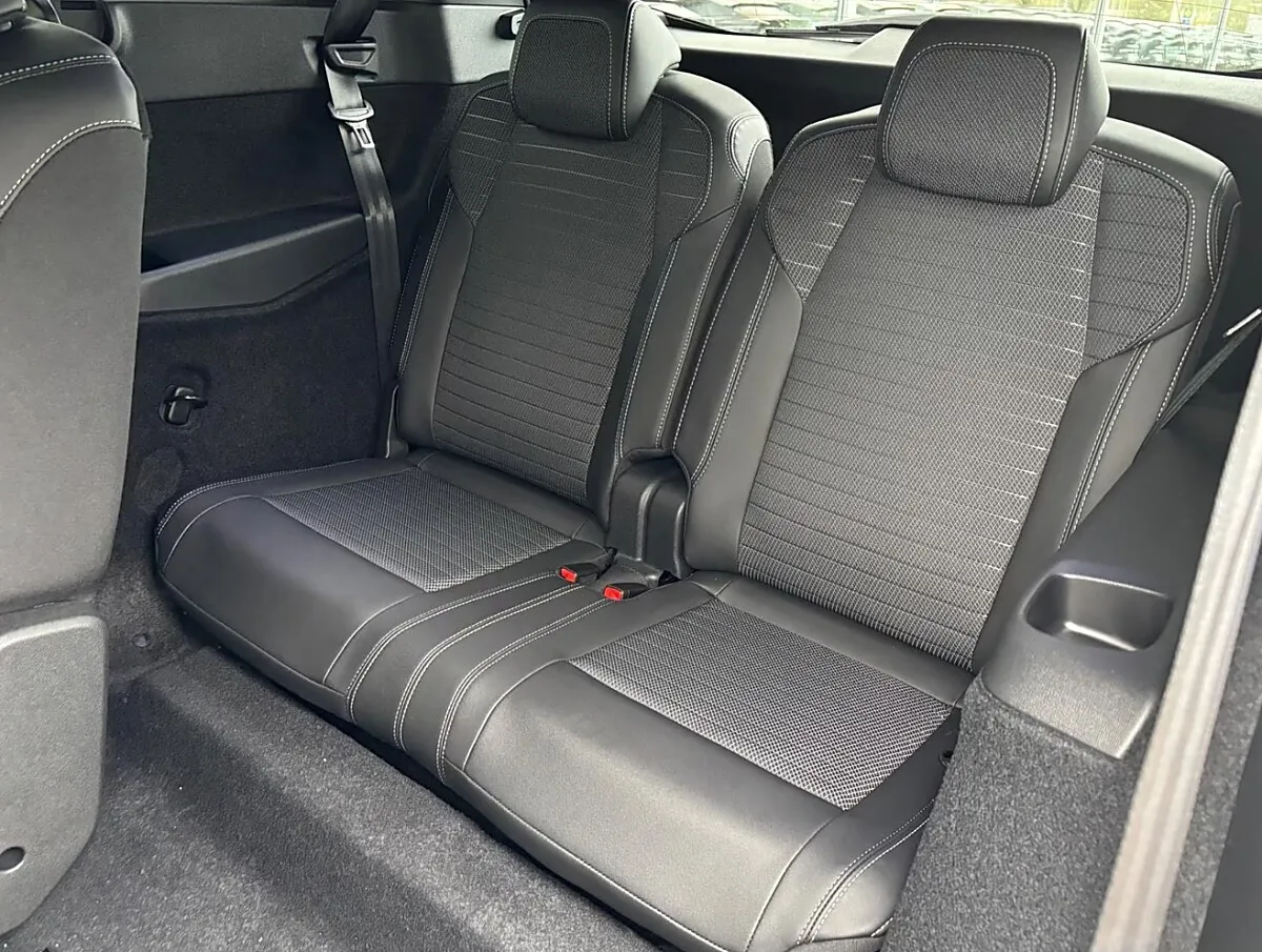 Peugeot 5008 145PS GT 1.2 Hybrid – Bild 9