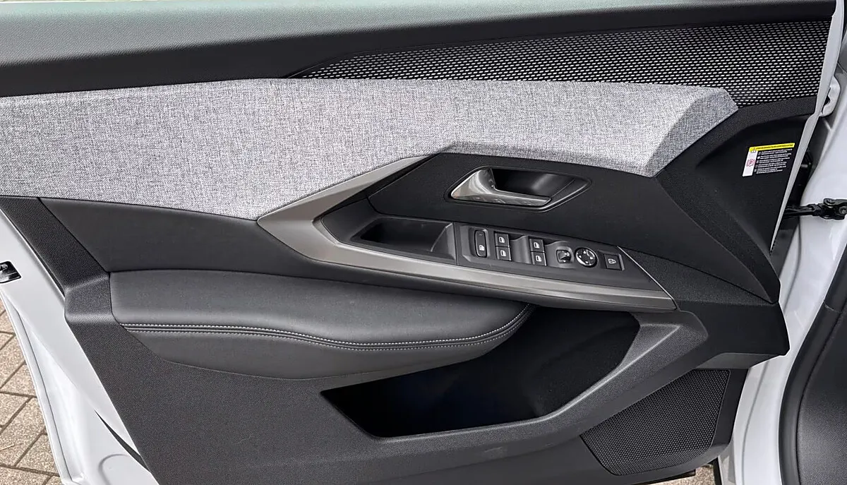 Peugeot 5008 145PS GT 1.2 Hybrid – Bild 11