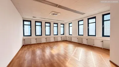 19-Zimmer-Gewerbeimmobilie mieten in Wien – 925 m², € 13.479 – Bild 1 von 29