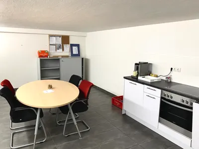 5-Zimmer-Gewerbeimmobilie mieten in Salzburg Stadt – 140 m², € 2.400 – Bild 10 von 12