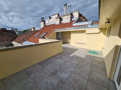 klimatisierte ARCHITEKTENWOHNUNG mit 55 m2 TERRASSE