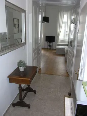 Koffer packen und einziehen! Zentrales Apartment - Zwischenmiete