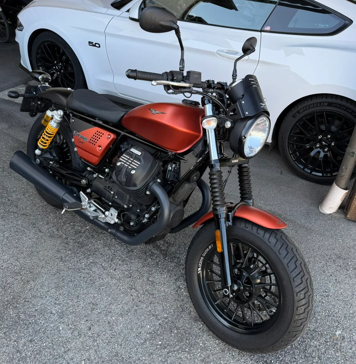 Moto Guzzi V9