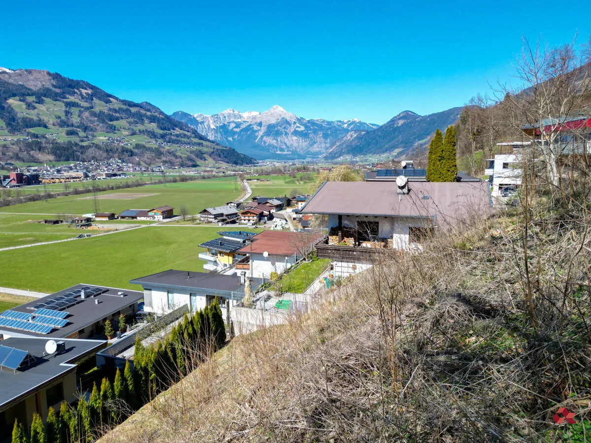 Ruhig gelegenes Hanggrundstück mit Weitblick in Hart im Zillertal zu kaufen - Ansicht 3