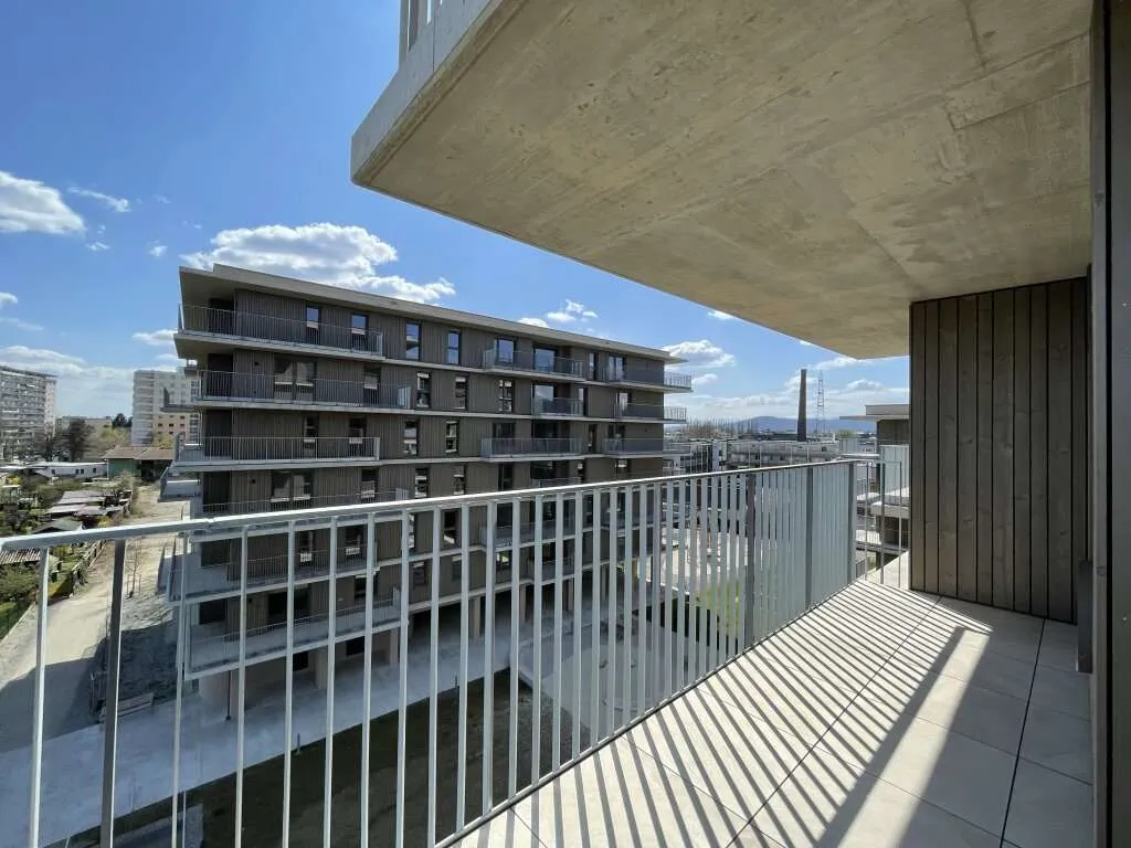 Familientraum mit 4 Zimmern - Großer Balkon mit Fernblick - Ansicht 3