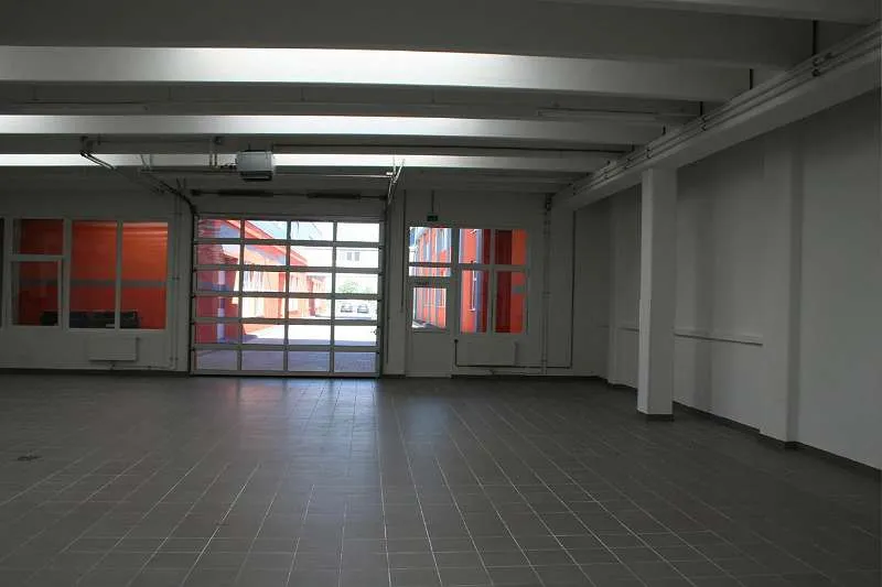 Lichtdurchfluteter Design-Schauraum 650m² ! - Ansicht 2
