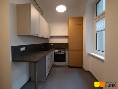 Sanierte 2 Zimmer-Altbauwohnung mit Balkon