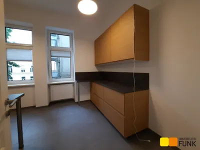 Sanierte 2 Zimmer-Altbauwohnung mit Balkon – Bild 3