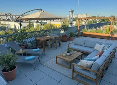 Sonnentage auf der großen Dachterrasse genießen. - Heizkosten inklusive. - Nähe Kirchenplatz Atzgersdorf.