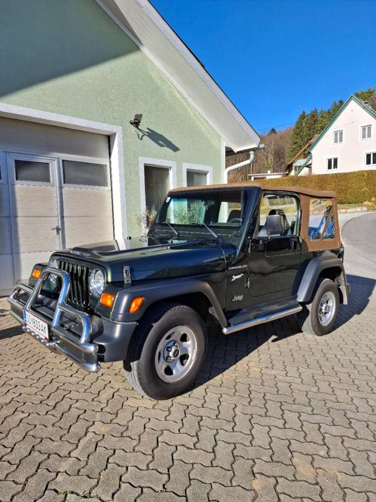 Jeep Wrangler 2,5 Sport SUV / Geländewagen