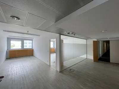 Gewerbeimmobilie mieten in Wien – 1 489 m², € 15 – Bild 2 von 8