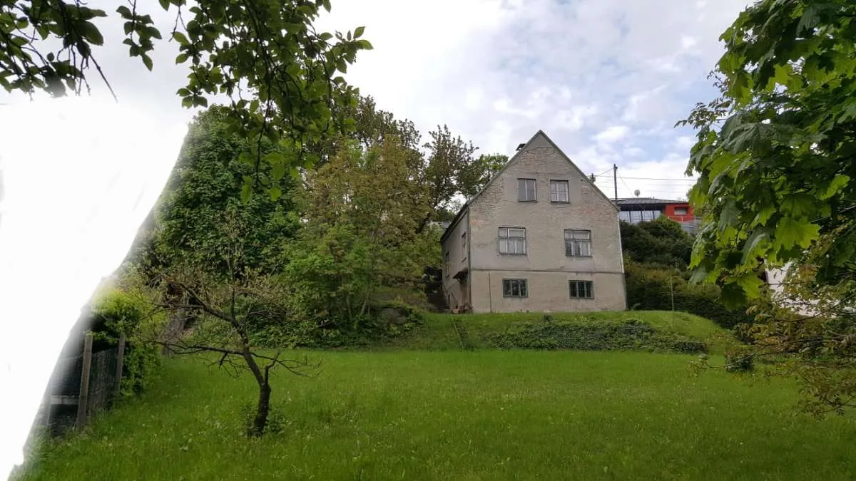 Schöne ruhige Lage, Grundstück mit Sicht auf die Weinberge - Ansicht 2