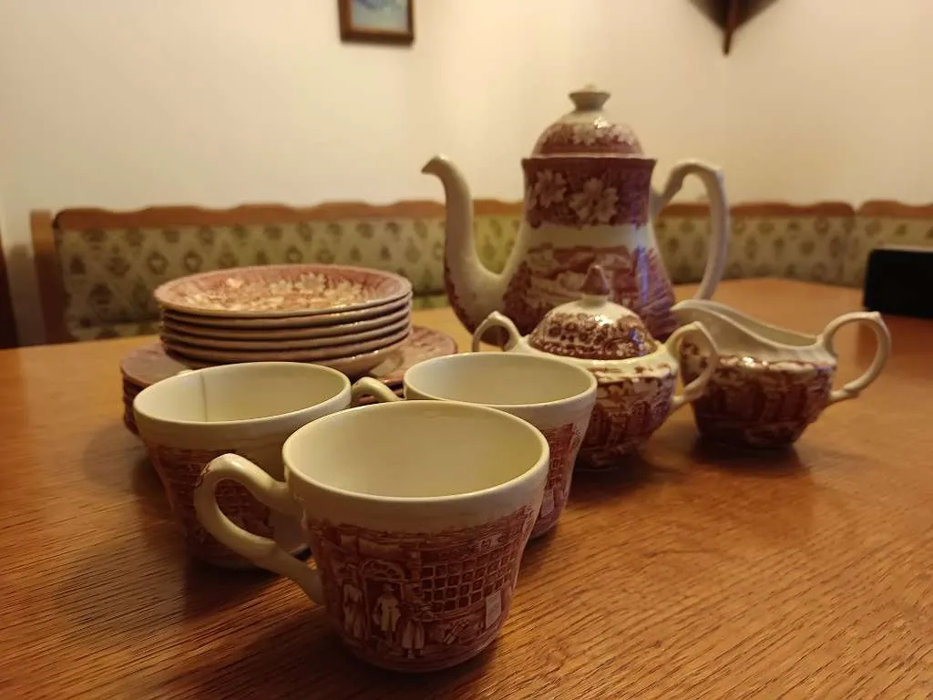 Englisches Teeservice 18-teilig, € 35,- (4880 Sankt Georgen im Attergau)