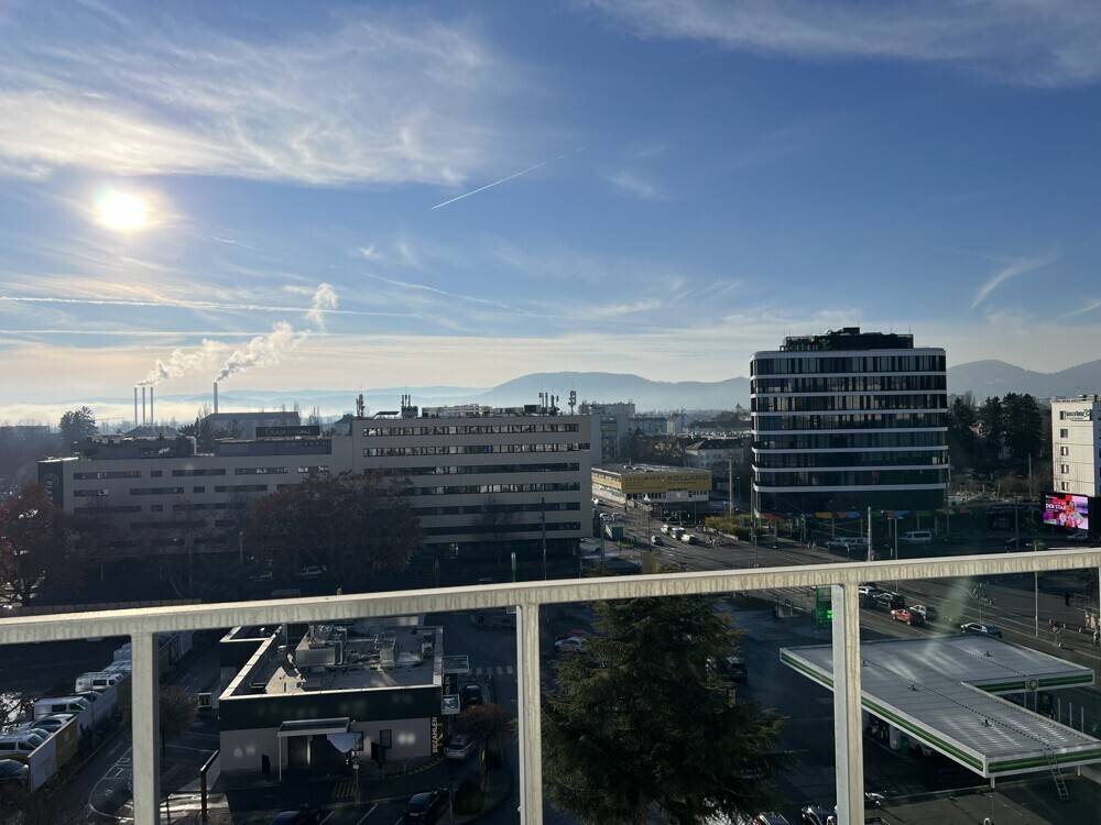 Erstbezug Büroflächen mit Balkon, Terrasse & Parkplätzen, Graz