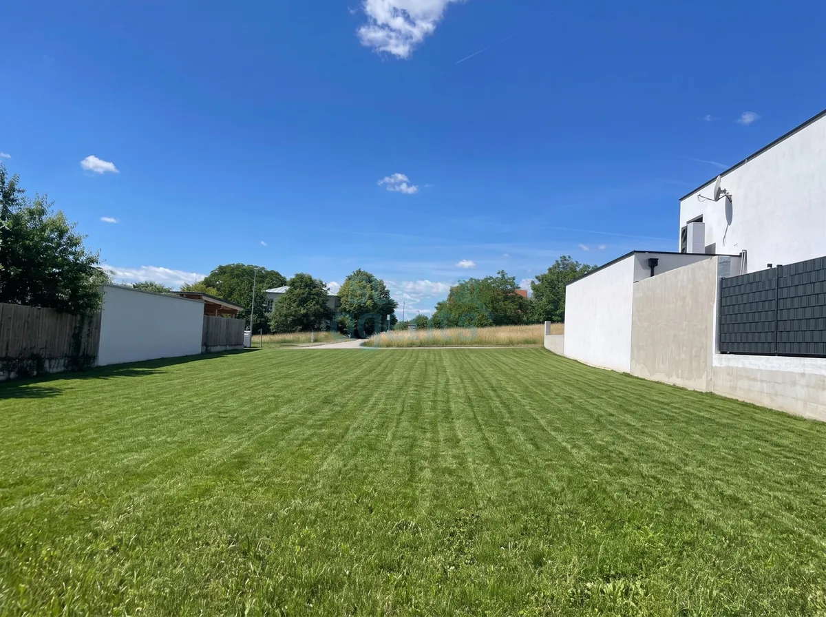 ca. 702 m² in BESTLAGE: Baugrund in top Siedlungslage mit Fernblick und Zentrumsnähe - Widok 2