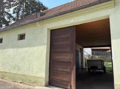 Haus kaufen in Hollabrunn – 204 m², € 210.000 – Bild 2 von 28