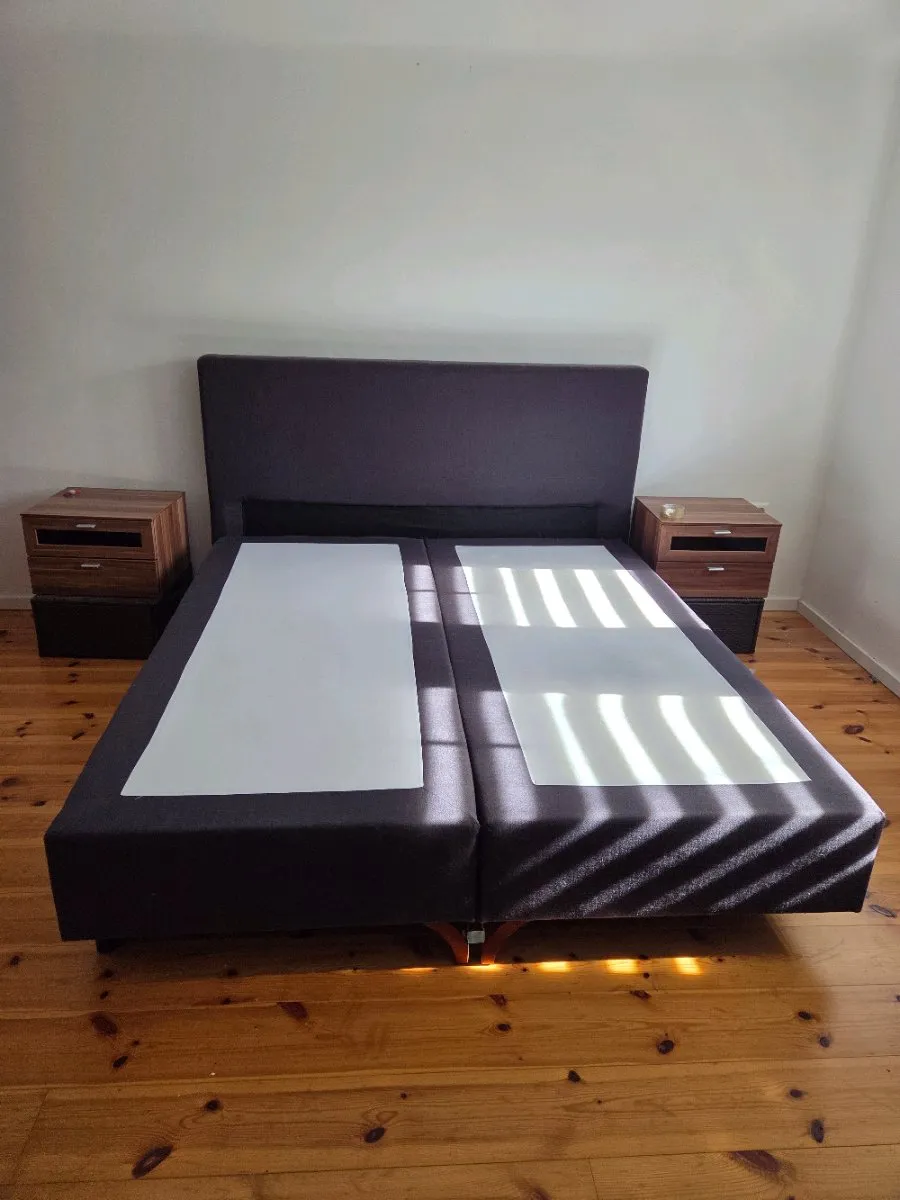 Wohnzimmer Regale, Boxspringbett 180x200 und Schlafzimmer Kasten gegen selbst Abbau zu verschenken, € 0,- (9800 Spittal an der Drau)