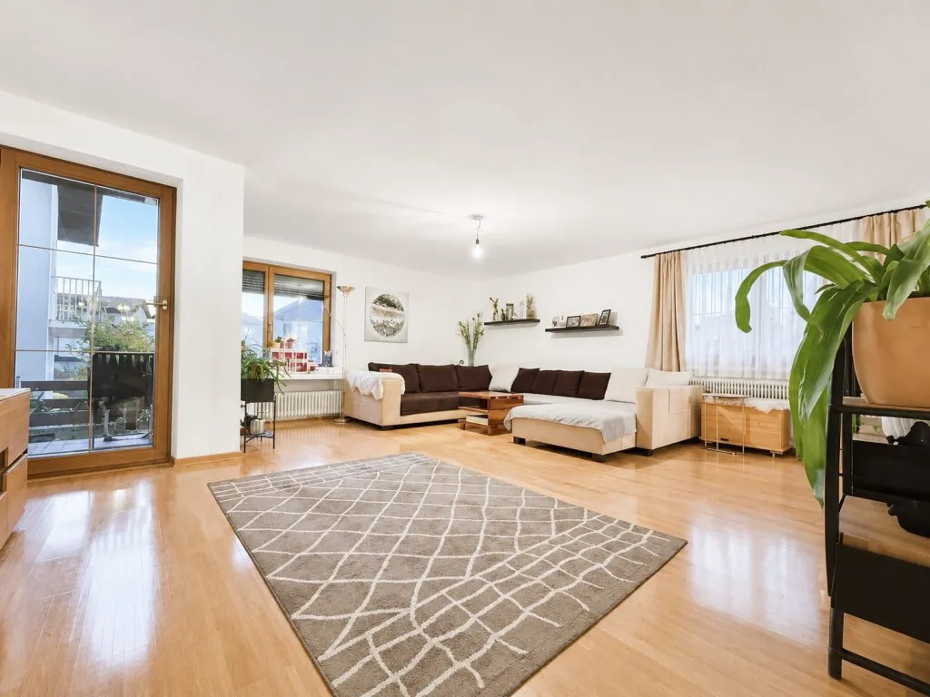 Gepflegter Bungalow in Ranshofen - 119 m² Wohnfläche, neue Pelletsheizung, Garage & Garten - Ansicht 3